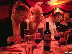 فينيكس ماري يشارك نيج سكسي اجنبي القضيب عشيقها مع صديقته