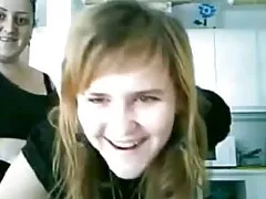 فتاة يأخذ بعمق في الفم ويعطي في الحمار احله سكسي اجنبي