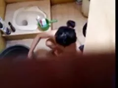 لورا لي تأخذ دش الصيف عارية فليم سكسي اجنبي